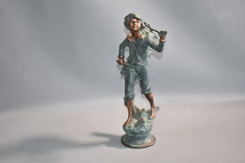 Bronzefigur junge mit korb - mit, 39