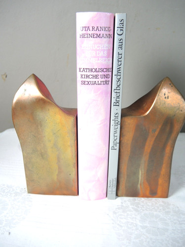 Bronze buchstützen signiert - 2,