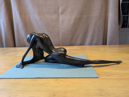 Bronze figur mädchen liegend - figur,