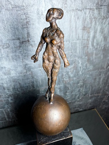 Bronzeskulptur frau auf - bronzeskulptur, der