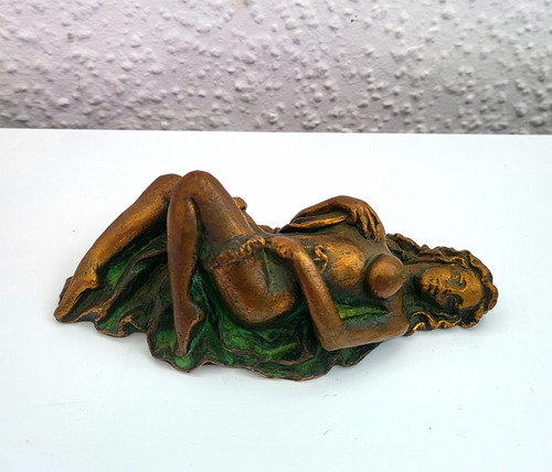 Bronze skulptur liegende - skulptur, –