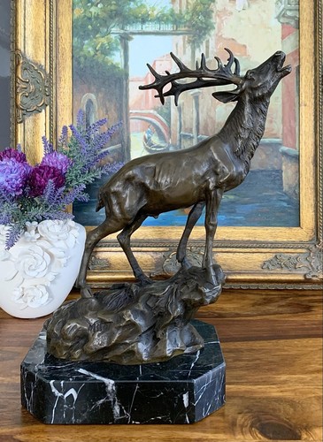 Bronzefigur hirsch mit geweih - bronzefigur,