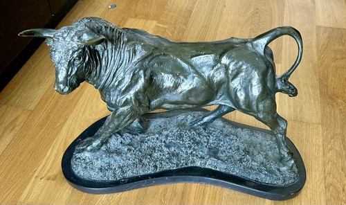 Bronze stierfigur 25cm höhe - bronze,